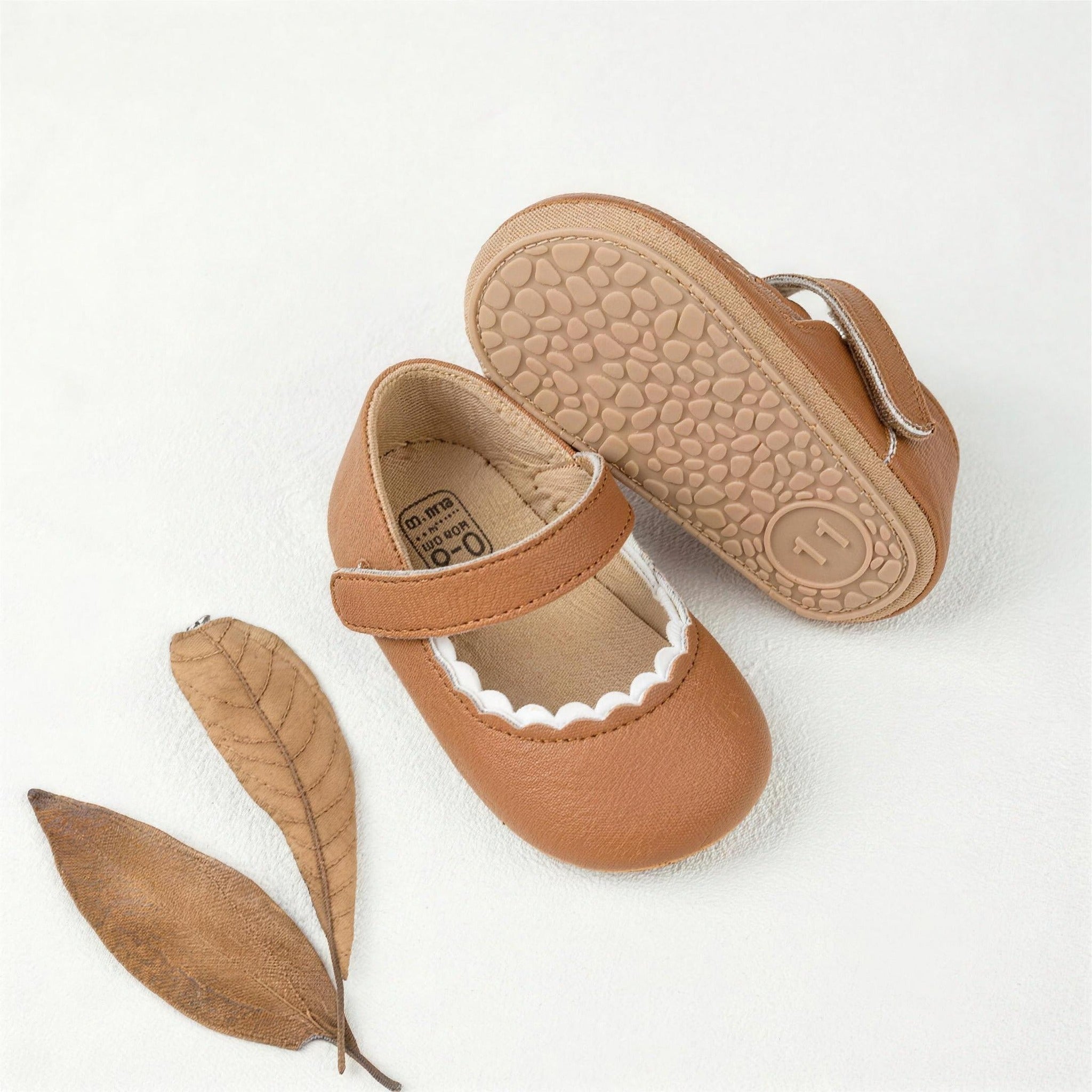 Scalloped Mary Jane - detail shot